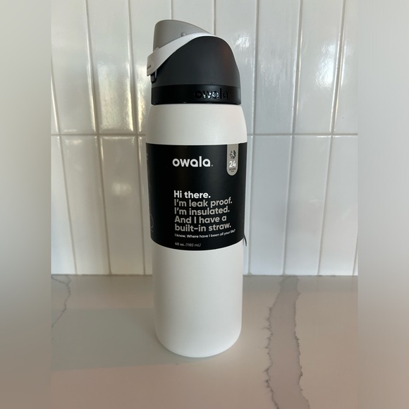 New Owala 40oz FreeSip Stainless Steel White Water Bottle - Picture 2 of 3